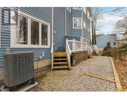 20 - 374 FRONT STREET - 11