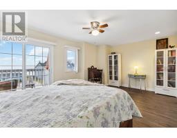 20 - 374 FRONT STREET - 31