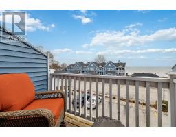 20 - 374 FRONT STREET - 32