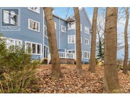 20 - 374 FRONT STREET - 41