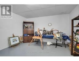 86 CALVERT LANE - 27