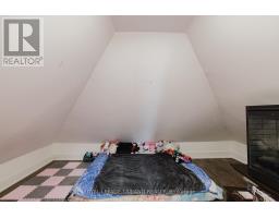 245 SYDENHAM STREET E - 18