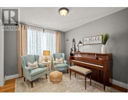21 SHERWOOD CRESCENT - 12
