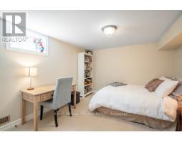 21 SHERWOOD CRESCENT - 26