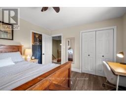 21 SHERWOOD CRESCENT - 30