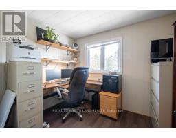 21 SHERWOOD CRESCENT - 31