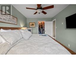 21 SHERWOOD CRESCENT - 33