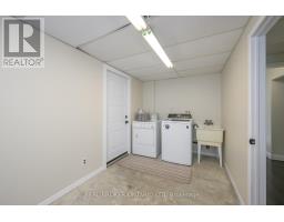 61 MCLEOD CRESCENT - 32