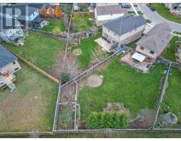 711 SPRINGWOOD CRESCENT - 33