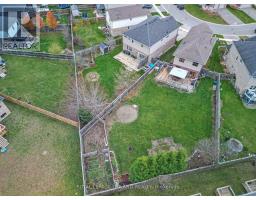 711 SPRINGWOOD CRESCENT - 4