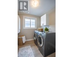 40 BEXHILL DRIVE - 18