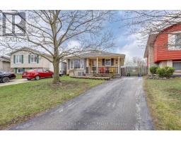 11 TUMBLEWEED CRESCENT - 2