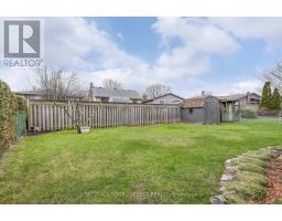 11 TUMBLEWEED CRESCENT - 35