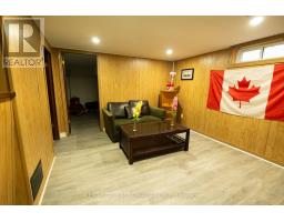 19 APONI CRESCENT - 12