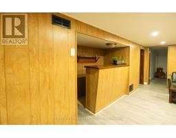 19 APONI CRESCENT - 13