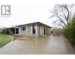 19 APONI CRESCENT - 16