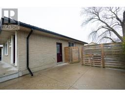 19 APONI CRESCENT - 17