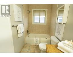 19 APONI CRESCENT - 9