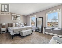 53 ERICA CRESCENT - 32