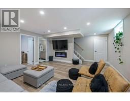 178 GILMOUR DRIVE - 34