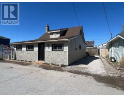 134 MAUD STREET - 5