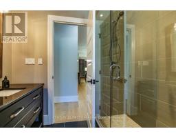 25 - 181 SKYLINE AVENUE - 17