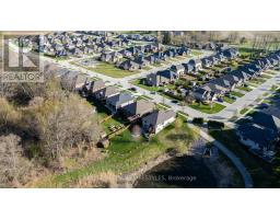675 BENNETT CRESCENT - 14