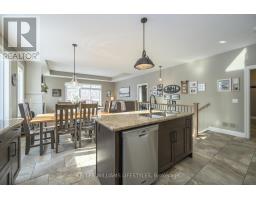 675 BENNETT CRESCENT - 21