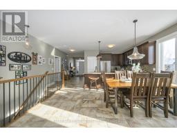 675 BENNETT CRESCENT - 23