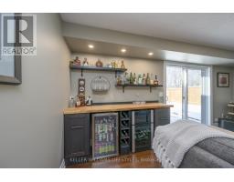 675 BENNETT CRESCENT - 42
