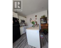 80 BYRON AVENUE E - 32