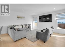 25 ALEXANDER CIRCLE - 8