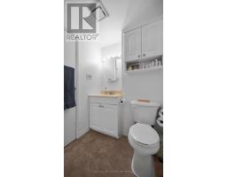 105 - 257 PIONEER DRIVE - 26