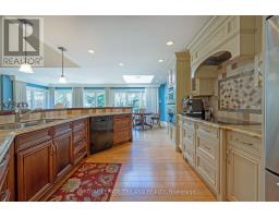 3 OLD OAK LANE - 10