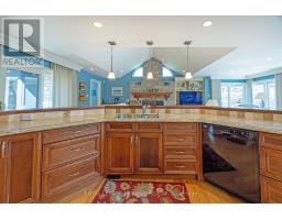 3 OLD OAK LANE - 11