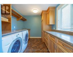 3 OLD OAK LANE - 18
