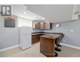 881 RAILTON AVENUE - 25