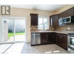 30 - 960 BITTERBUSH CRESCENT - 12