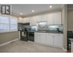 712 WONDERLAND ROAD S - 4