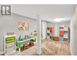 638 SPRUCEWOOD DRIVE - 39