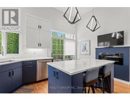 12 - 6 CADEAU TERRACE - 16