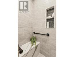 12 - 6 CADEAU TERRACE - 32