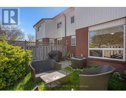 27 - 281 BLUEVALE STREET N - 31