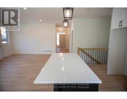 8 - 430 HEAD STREET N - 12