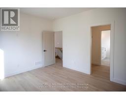 8 - 430 HEAD STREET N - 8