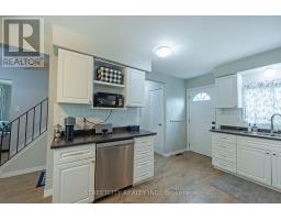 138 CARLYLE DRIVE - 23