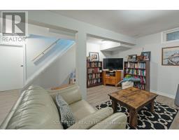 138 CARLYLE DRIVE - 36