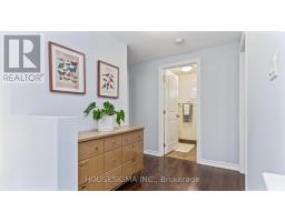 33 CARLTON AVENUE - 16