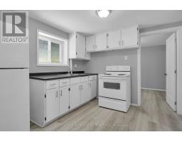 18.5 ADELAIDE STREET S - 23
