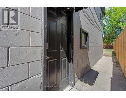 18.5 ADELAIDE STREET S - 34